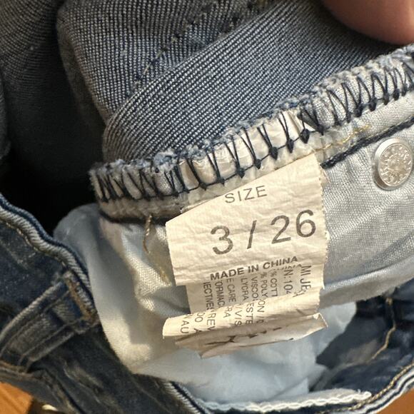 YMI bell Bottom Button Fly High Waisted Women’s Jeans Size 3/26 Distressed - Picture 9 of 16